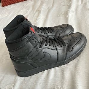 Nike Air Jordan Hi-Top Sneaker - Size 9